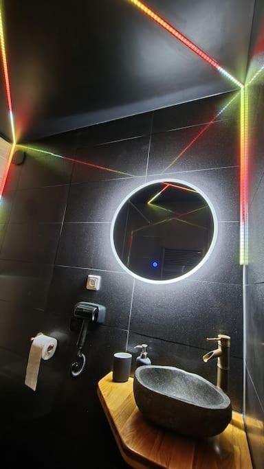 Royalspa Luxueux Appartement Avec Spa Strasbourg Luaran gambar